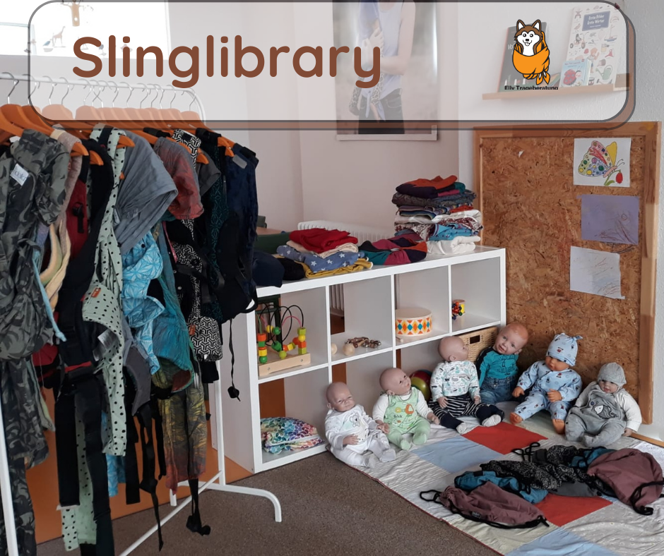 Tragehilfen und Traget&uuml;cher ordentlich gefaltet auf einem Tisch oder geh&auuml;ngt.